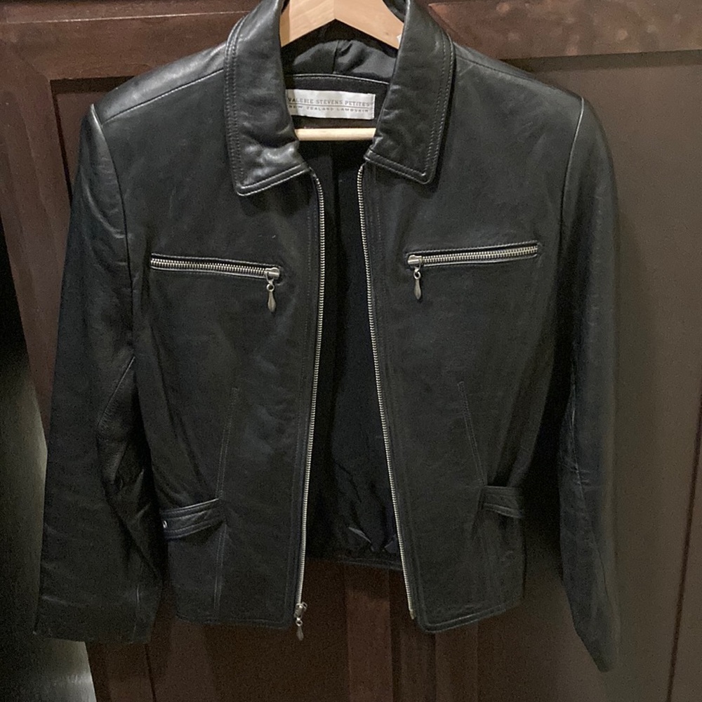 Valerie Stevens New Zealand Lambskin 🐑 jacket size 4P in Black